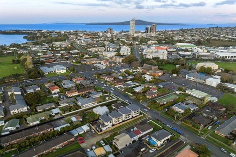 Photo of property in 13c Dominion Street, Takapuna, Auckland, 0622
