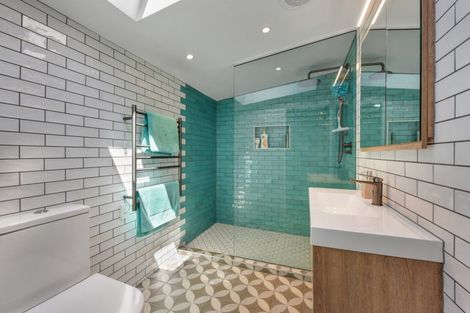 Photo of property in 15 Whitby Close, Waikawa, Picton, 7220