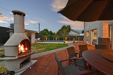 Photo of property in 42 Heretaunga Square, Silverstream, Upper Hutt, 5019