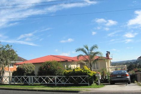 Photo of property in 75a Bradbury Road, Botany Downs, Auckland, 2010