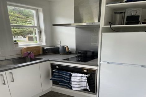 Photo of property in 9 Nikau Street, Eastbourne, Lower Hutt, 5013