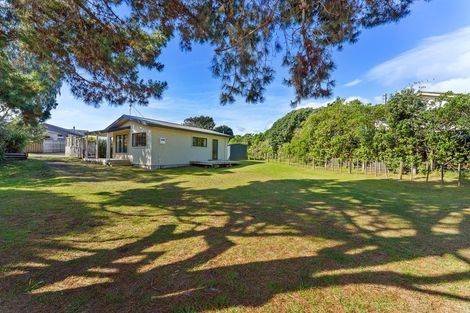 Photo of property in 283 Peka Peka Road, Peka Peka, Waikanae, 5391