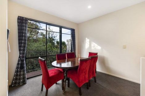 Photo of property in 10/69 Target Road, Totara Vale, Auckland, 0629