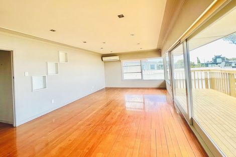 Photo of property in 73 Sylvan Avenue, Northcote, Auckland, 0627