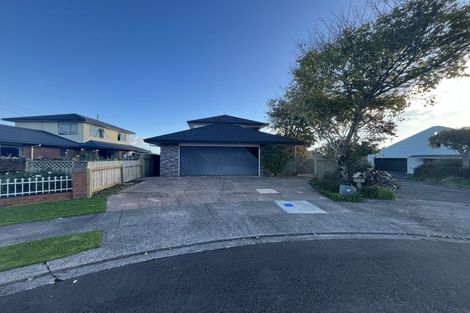 Photo of property in 15 Del Mar Place, Merrilands, New Plymouth, 4312