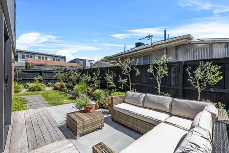 Photo of property in 2/104 Burke Street, Sydenham, Christchurch, 8023