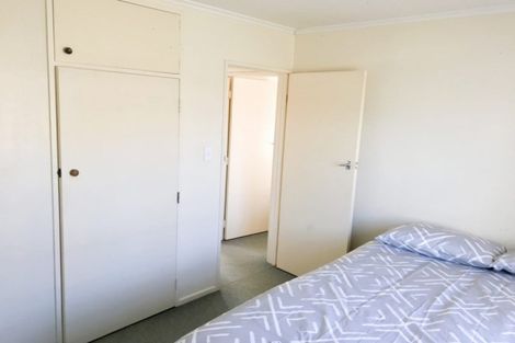 Photo of property in 3 Seddon Street, Takaro, Palmerston North, 4412