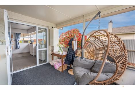 Photo of property in 30 Timaru Road, Waimate, 7924