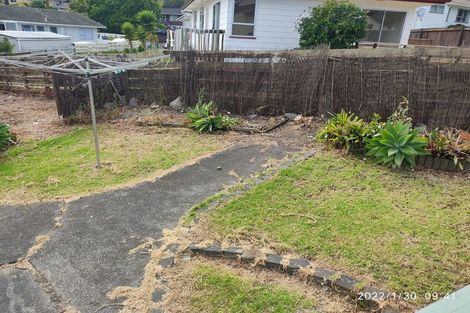 Photo of property in 72 Kaipatiki Road, Glenfield, Auckland, 0629