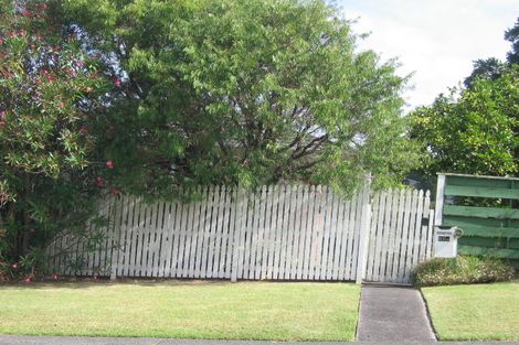 Photo of property in 2/51 Girrahween Drive, Totara Vale, Auckland, 0629