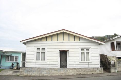 Photo of property in 8 Chaucer Road, Hospital Hill, Napier, 4110