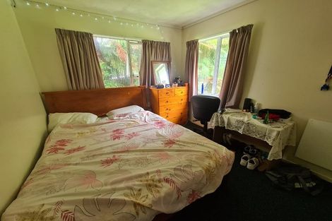 Photo of property in 77 Stewart Drive, Newlands, Wellington, 6037