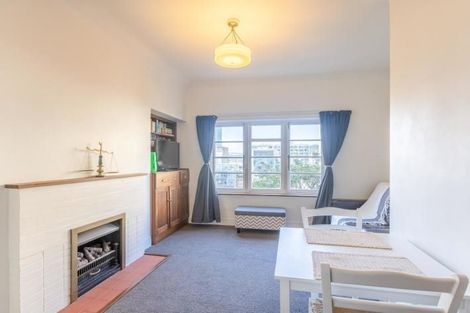 Photo of property in 2/193 The Terrace, Wellington Central, Wellington, 6011