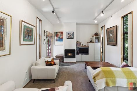 Photo of property in 14 Kingsclere Place, Goodwood Heights, Auckland, 2105