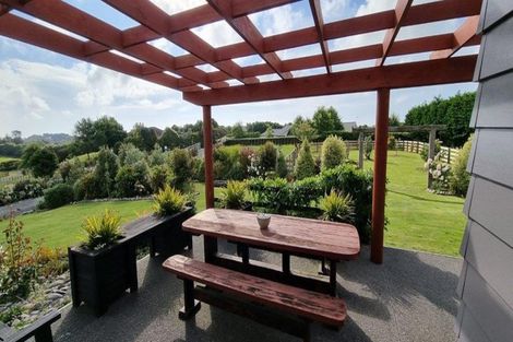 Photo of property in 9 Waipuna Grove, Levin, 5571