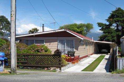 Photo of property in 10 Forbes Street, Westport, 7825