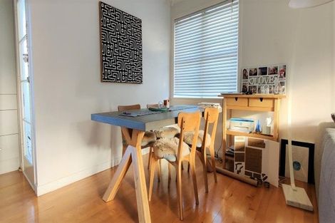 Photo of property in 1/19 Becroft Drive, Forrest Hill, Auckland, 0620