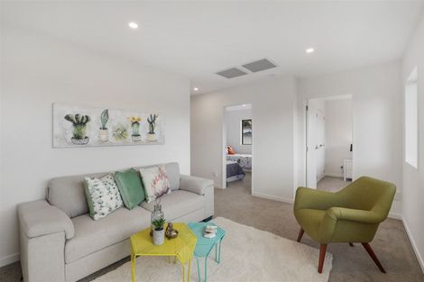 Photo of property in 5b Woodhouse Place, West Harbour, Auckland, 0618