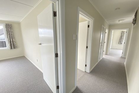 Photo of property in 2/3 Gregory Avenue, Islington, Christchurch, 8042