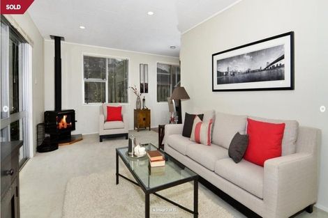 Photo of property in 17 Peterhouse Place, West Harbour, Auckland, 0618
