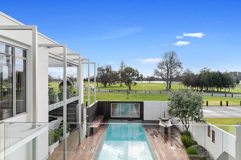 Photo of property in 169 Lake Crescent, Hamilton Lake, Hamilton, 3204