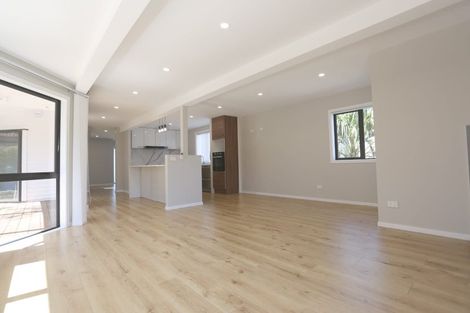 Photo of property in 128 Beach Road, Castor Bay, Auckland, 0620