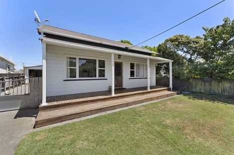 Photo of property in 79 Cracroft Street, Waitara, 4320