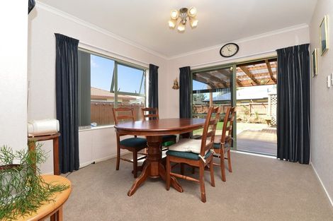 Photo of property in 8 Greenough Place, Rototuna, Hamilton, 3210