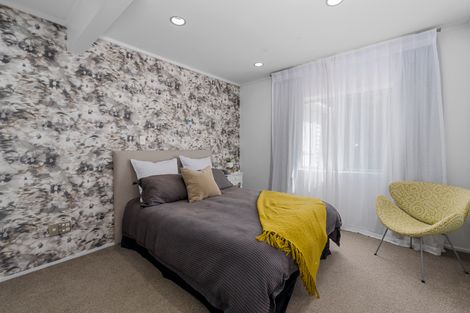 Photo of property in 1/33 Braemar Road, Rothesay Bay, Auckland, 0630