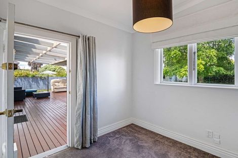Photo of property in 11 Hurworth Place, College Estate, Whanganui, 4500