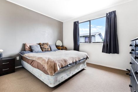 Photo of property in 2/8 Dalmatia Place, Henderson, Auckland, 0612
