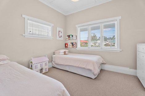Photo of property in 1/2 Tennyson Street, Northcote Point, Auckland, 0627
