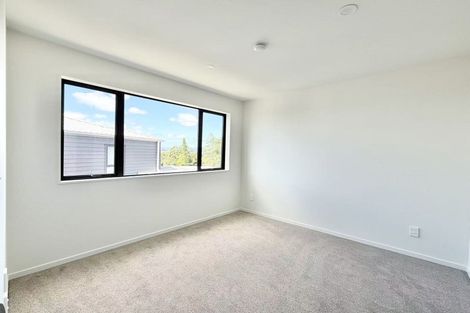 Photo of property in 7/6 Woodhouse Place, West Harbour, Auckland, 0618