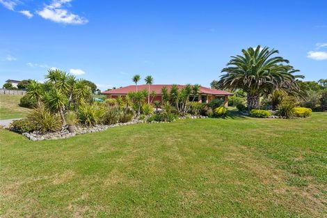 Photo of property in 47 Rutherford Drive, Waikanae Beach, Waikanae, 5036