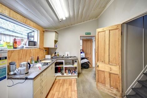 Photo of property in Elm Lodge Backpackers, 74 Elm Row, Dunedin Central, Dunedin, 9016