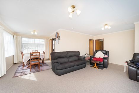 Photo of property in 8 Forbes Place, Kelvin Grove, Palmerston North, 4414
