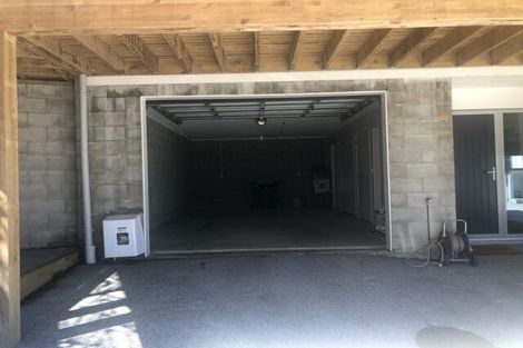 Photo of property in 6/20 Glanmire Road, Newlands, Wellington, 6037