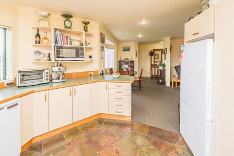 Photo of property in 16 Kelsi Street, Tawhero, Whanganui, 4501