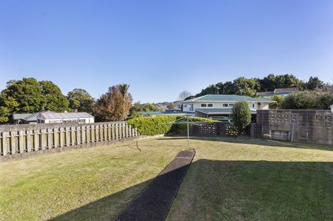 Photo of property in 21 Taupo Street, Green Bay, Auckland, 0604