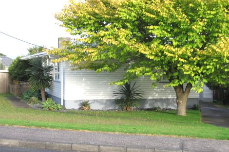 Photo of property in 39 Coniston Avenue, Te Atatu South, Auckland, 0610