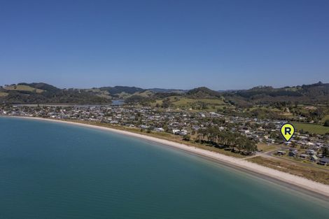 Photo of property in 18 Banks Street, Cooks Beach, Whitianga, 3591