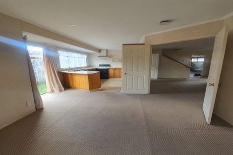 Photo of property in 1/1 Britannia Place, Half Moon Bay, Auckland, 2012