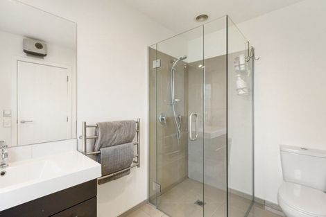 Photo of property in 2 Percy Lane, Wanaka, 9305