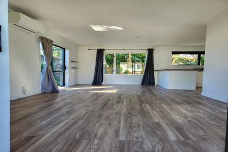 Photo of property in 17 Muir Avenue, Mangere Bridge, Auckland, 2022