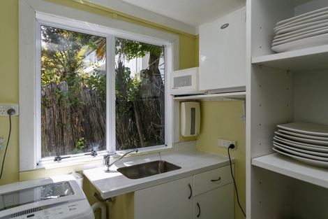 Photo of property in 2/202 Lake Terrace, Waipahihi, Taupo, 3330