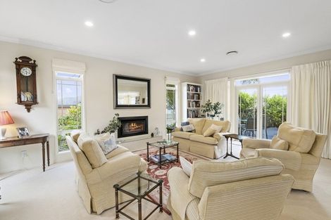 Photo of property in 19 Quadrant Heights, Paraparaumu, 5032