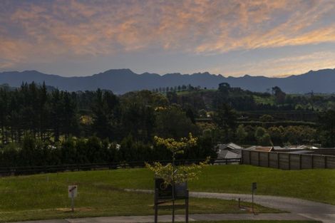 Photo of property in 1 Ridge Drive, Omokoroa, 3114