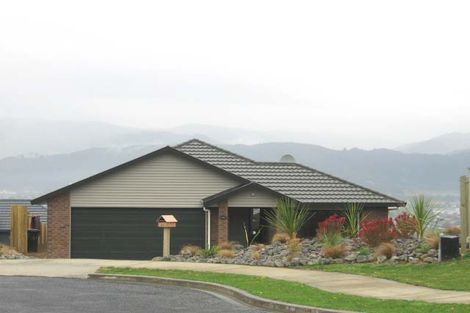 Photo of property in 31 James Nairn Grove, Riverstone Terraces, Upper Hutt, 5018