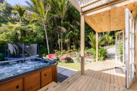 Photo of property in 31 Valley Road, Titirangi, Auckland, 0604