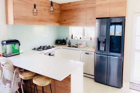 Photo of property in 10a Glenfield Road, Birkenhead, Auckland, 0626